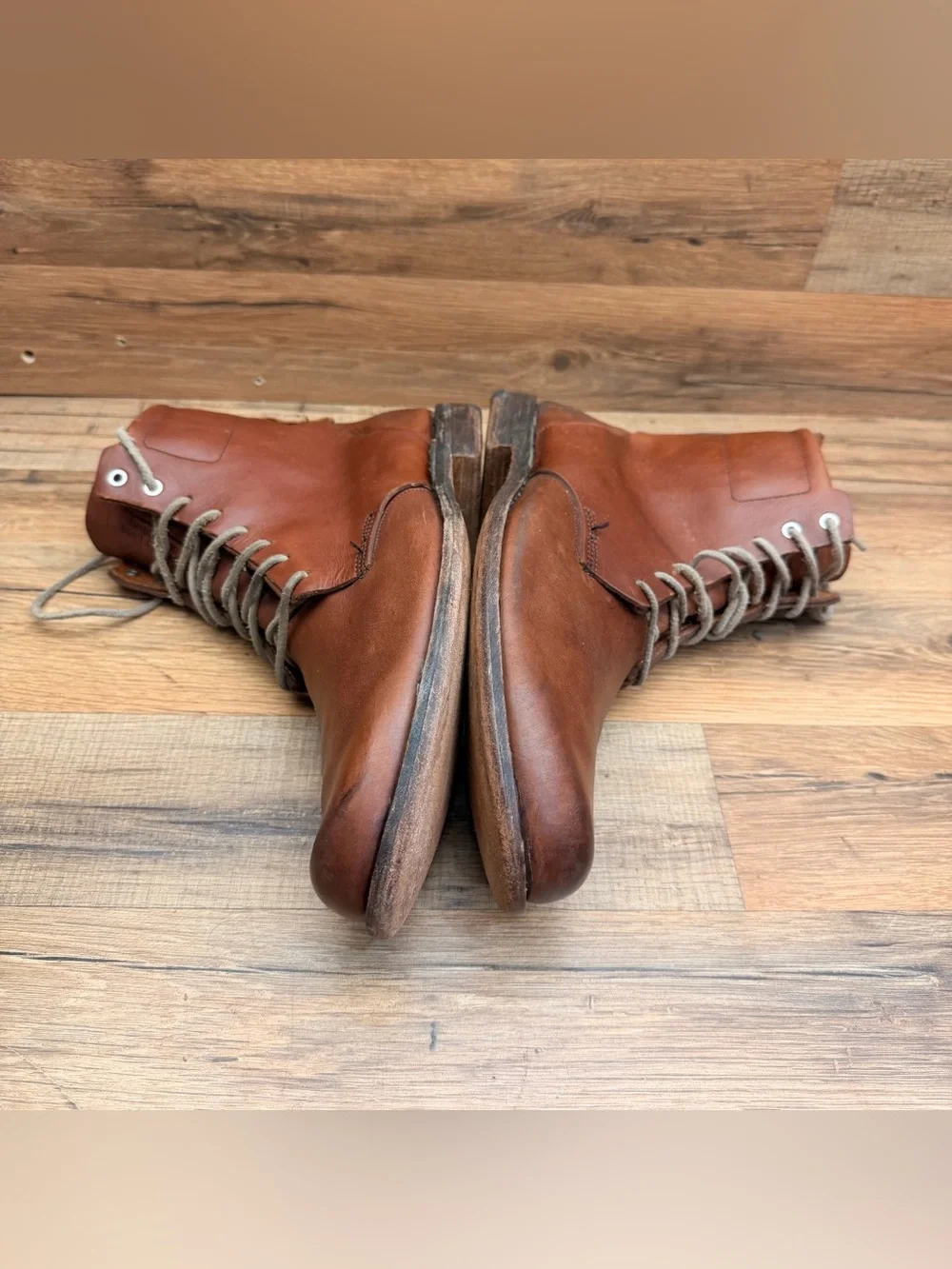 Timberland Boot Company men size 10 Classic Brown Leather Lace-Up Boots